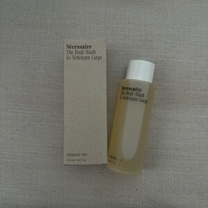 The Body Wash Necessaire full size